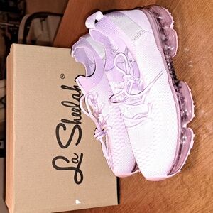 La Sheelah flow-19 lavender 5(fits 6.5) they run big